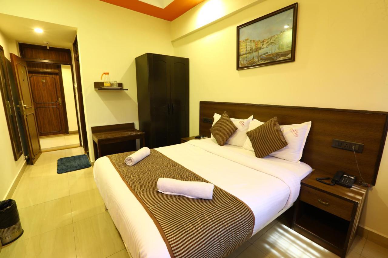 Hotel Sona Панаджи Экстерьер фото